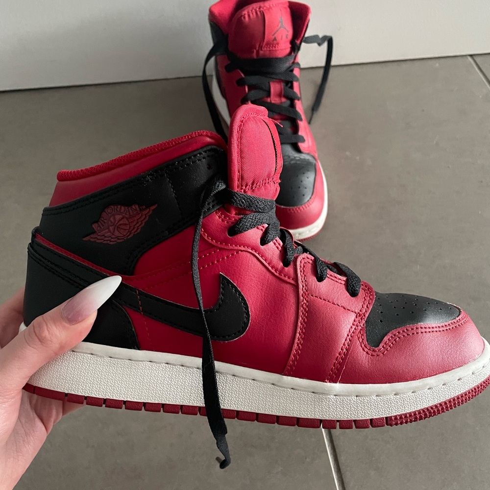 Nike Jordan 1 Mid “Reverse Bred” 6Y / 7.5W